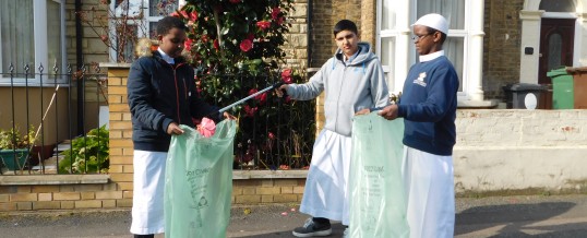 Spring Clean! Lantern of Knowledge students clean streets of Leyton!